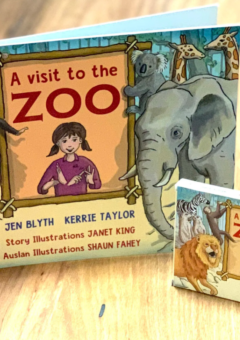 A VISIT TO THE ZOO BOOK AND FLASHCARDS BUNDLE Cover